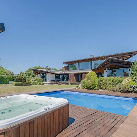 Flateli Palau بيت للعطل